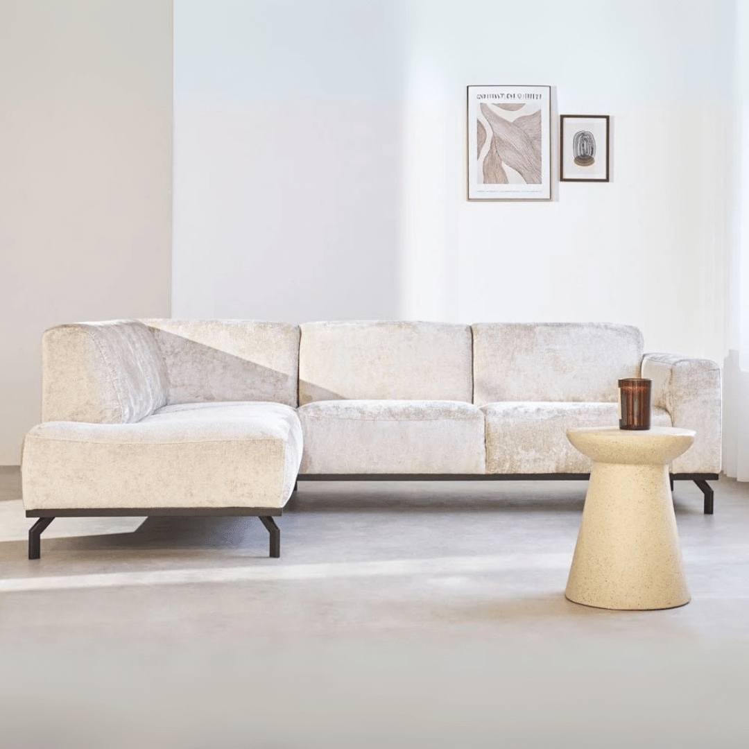 Ecksofa mit hohen Beinen aus beigem Samt Chloe – links