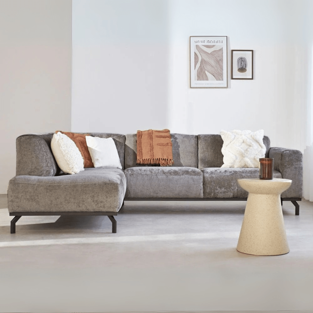 Ecksofa mit hohen Beinen aus taupefarbenem Samt Chloe – links