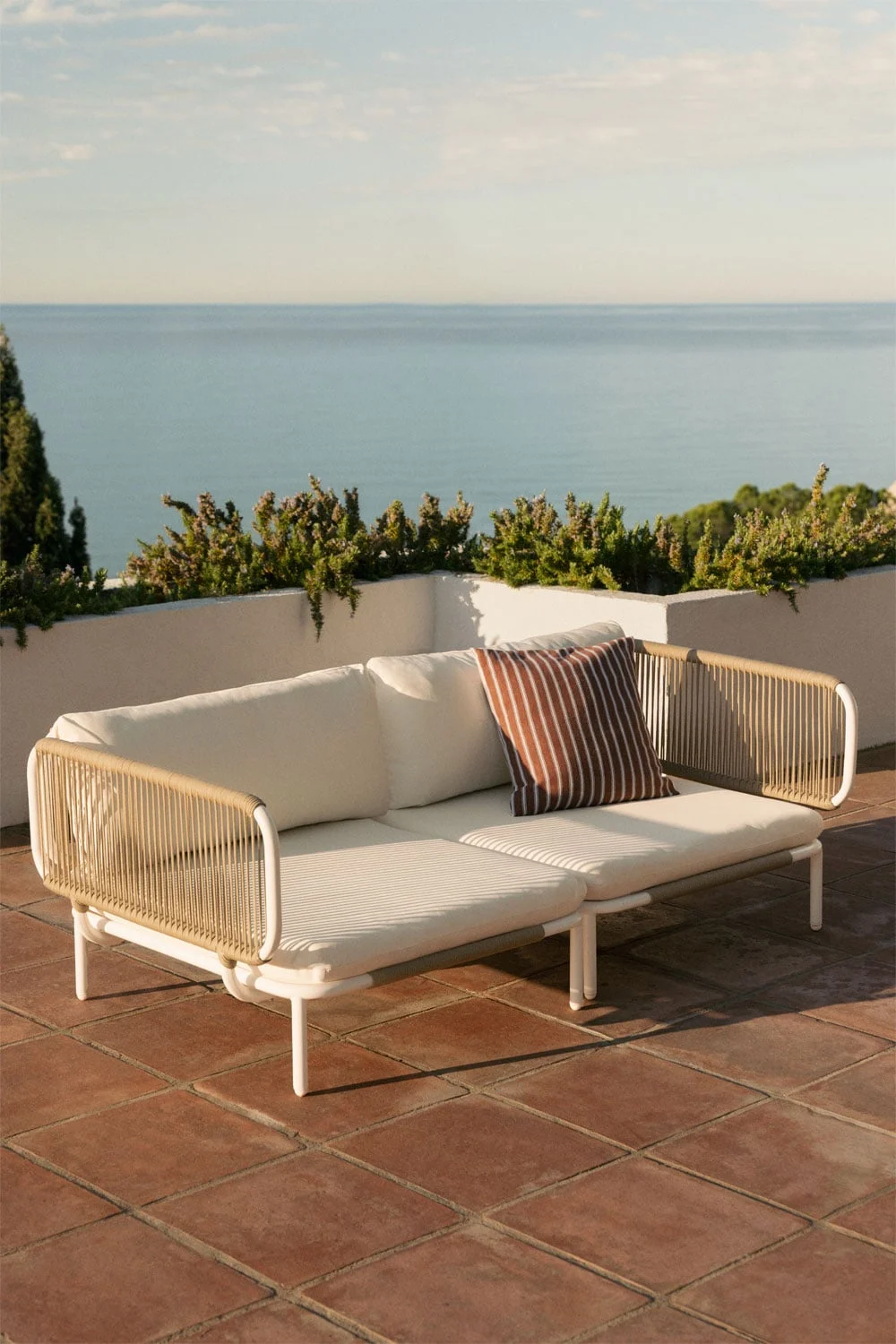 Modulares 2-teiliges Gartensofa mit 2 Eckmodulen aus Roubly-Stahl