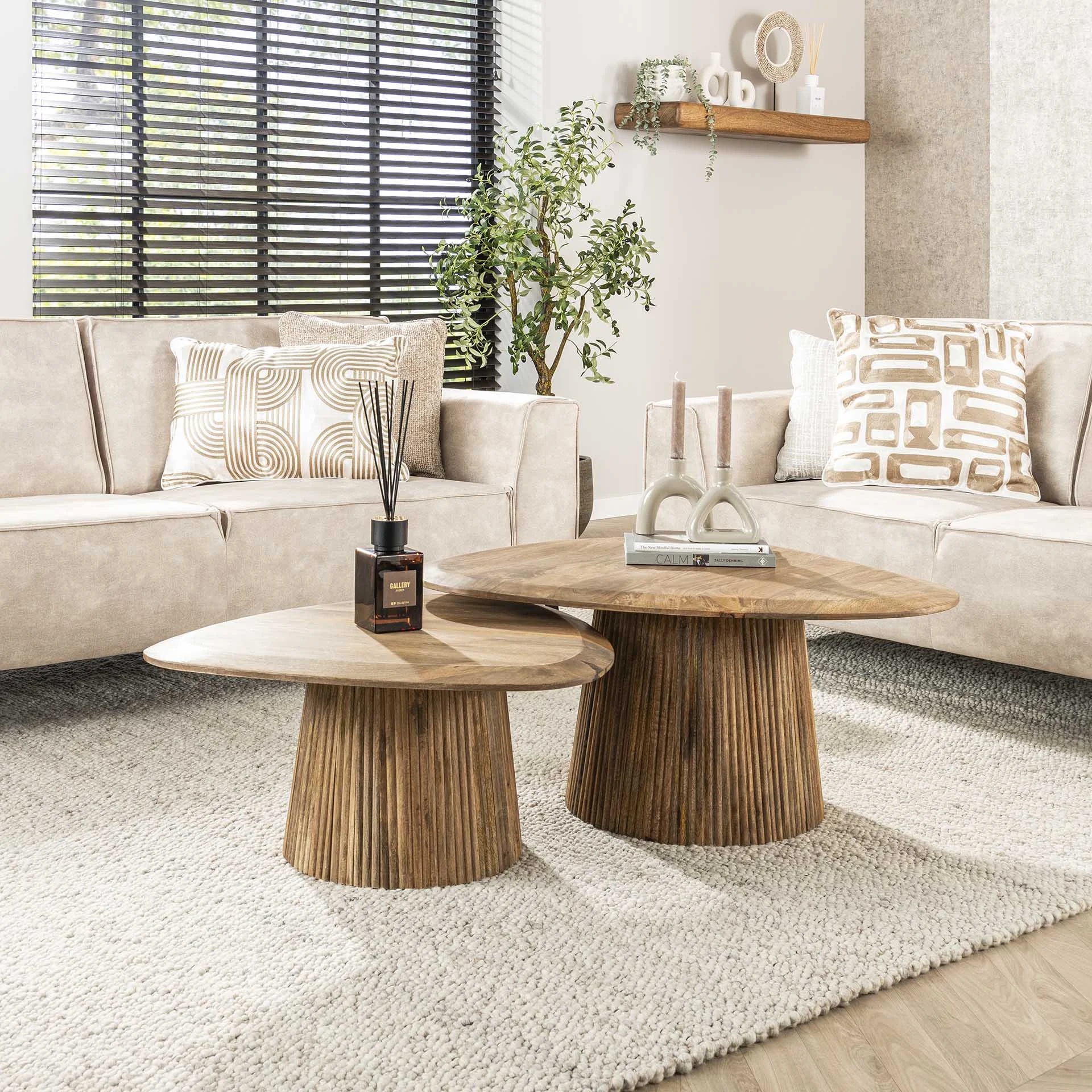 Mango Cove Dreieckig Couchtisch 2er-Set aus massivem Mangosand