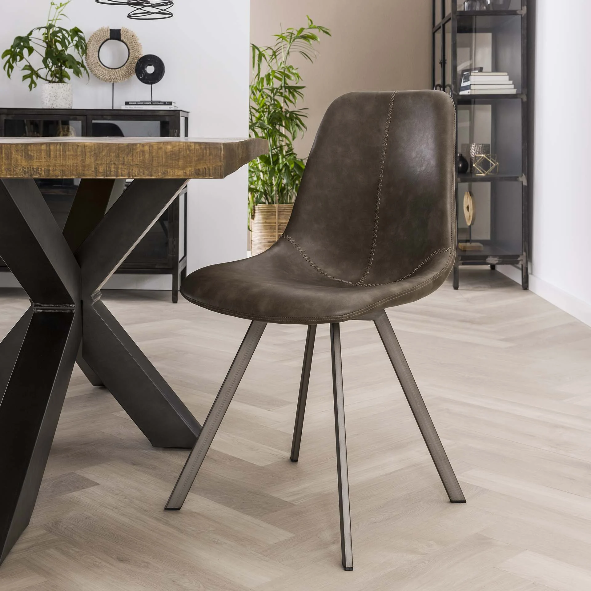 Esszimmerstuhl Taupefarbener Siena-Sattel aus PU-Kunstleder