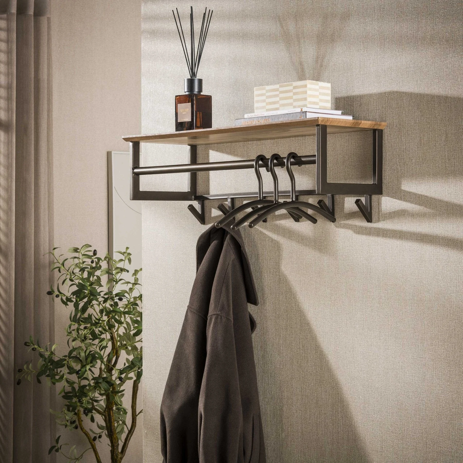 Garderobenständer Bruno mit 6 Haken – Drift Brown