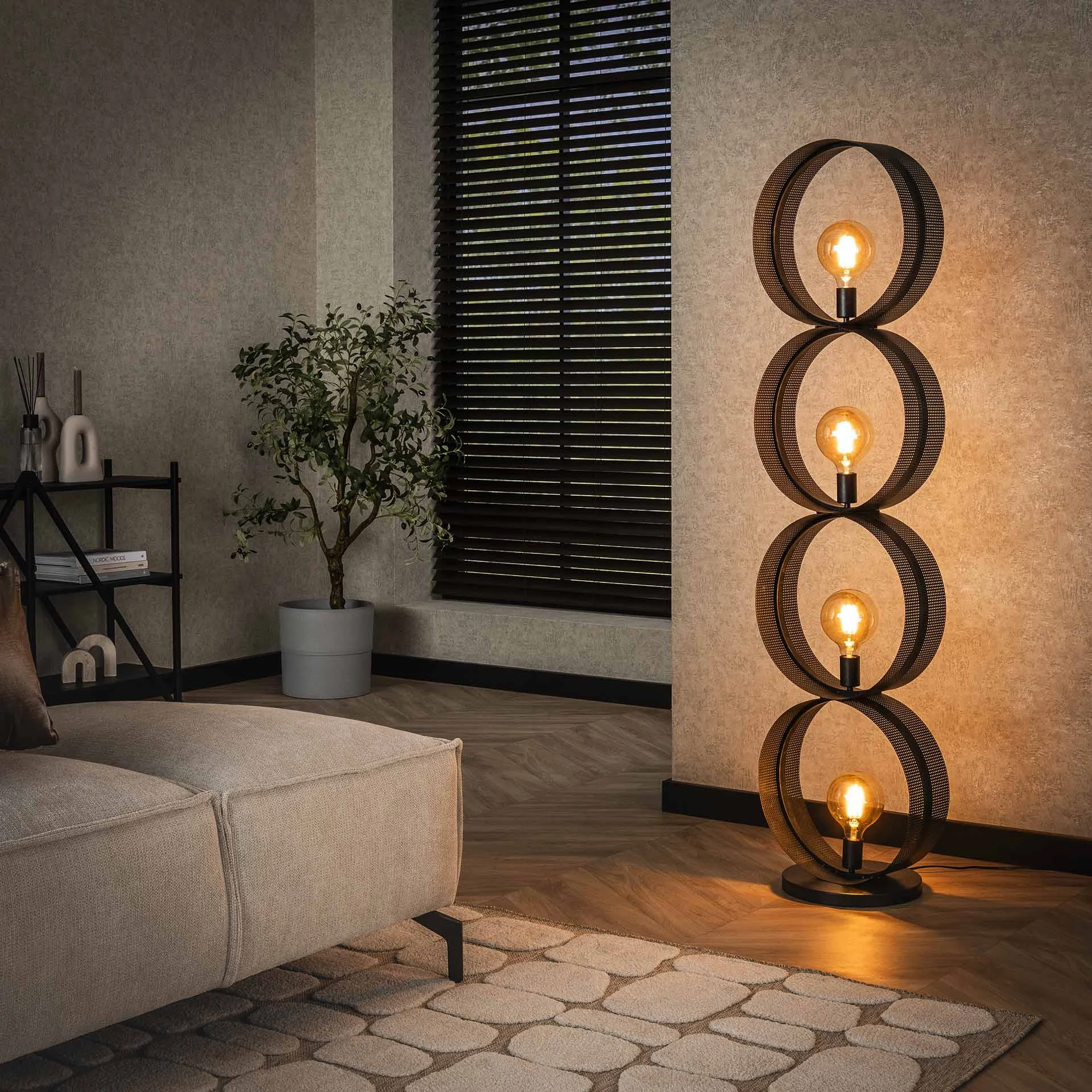 Stehlampe Fons 4-Lichtringe Metall schwarz