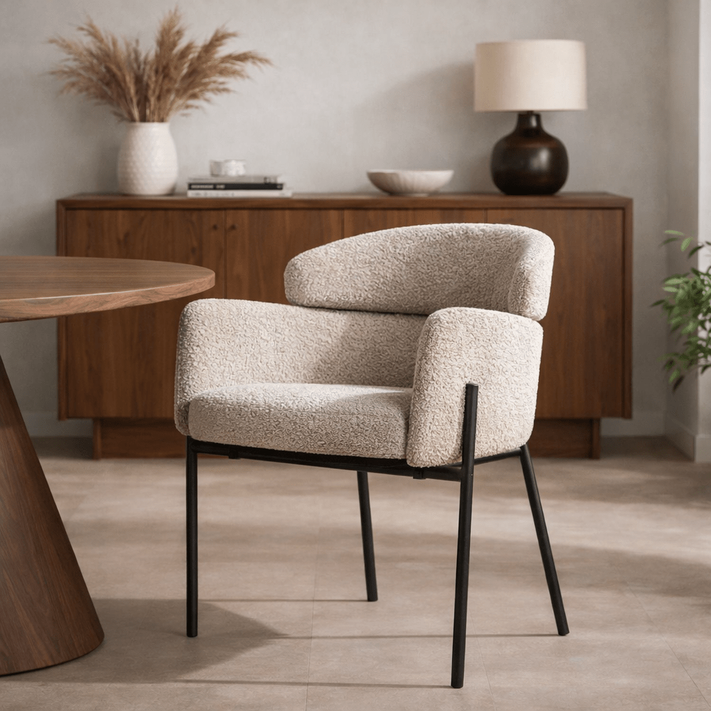 Esszimmerstuhl Bouclé Beige – Japandi – runde Formen – Lola