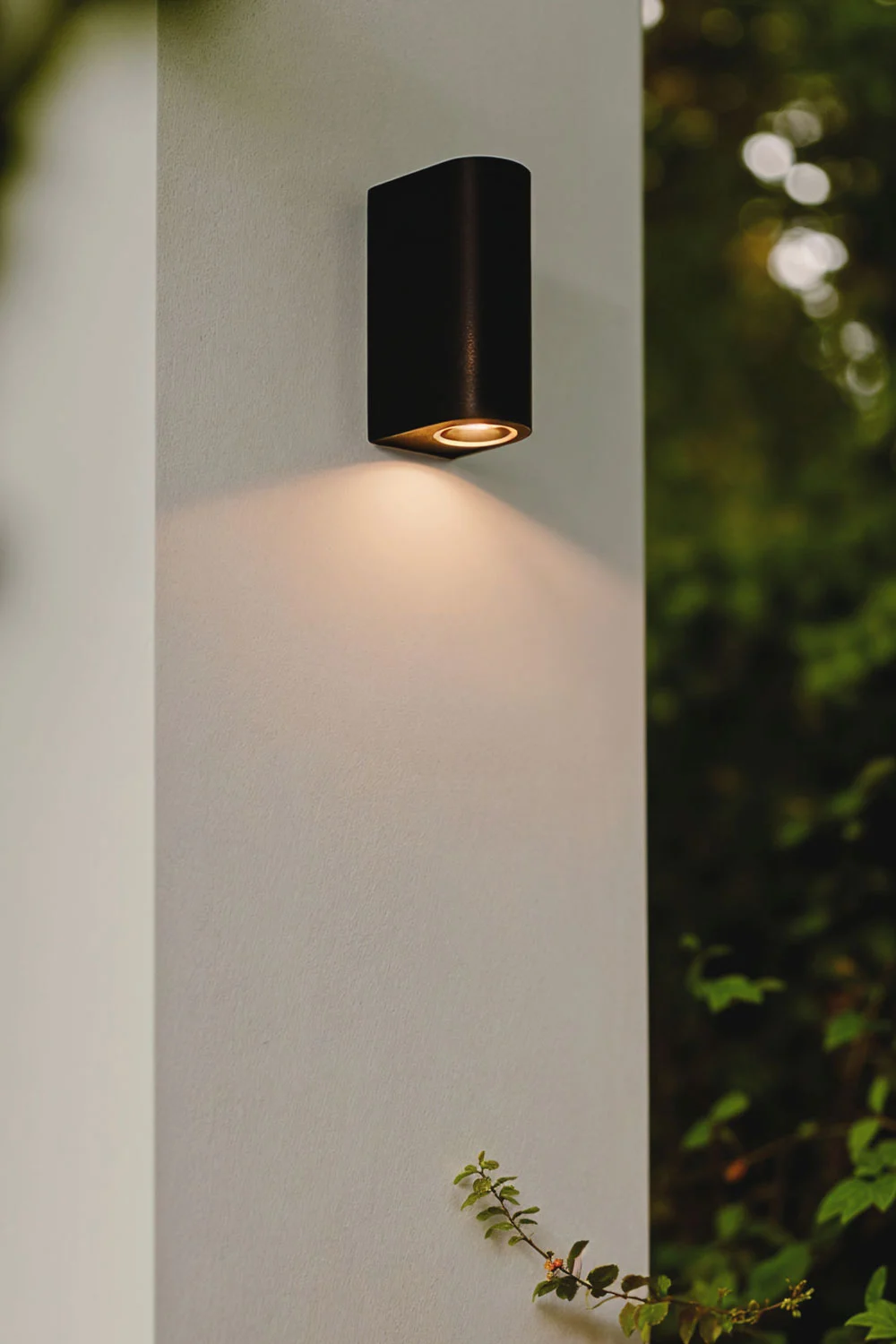Außenwandleuchte mit 2 Xilven-Lichtpunkten