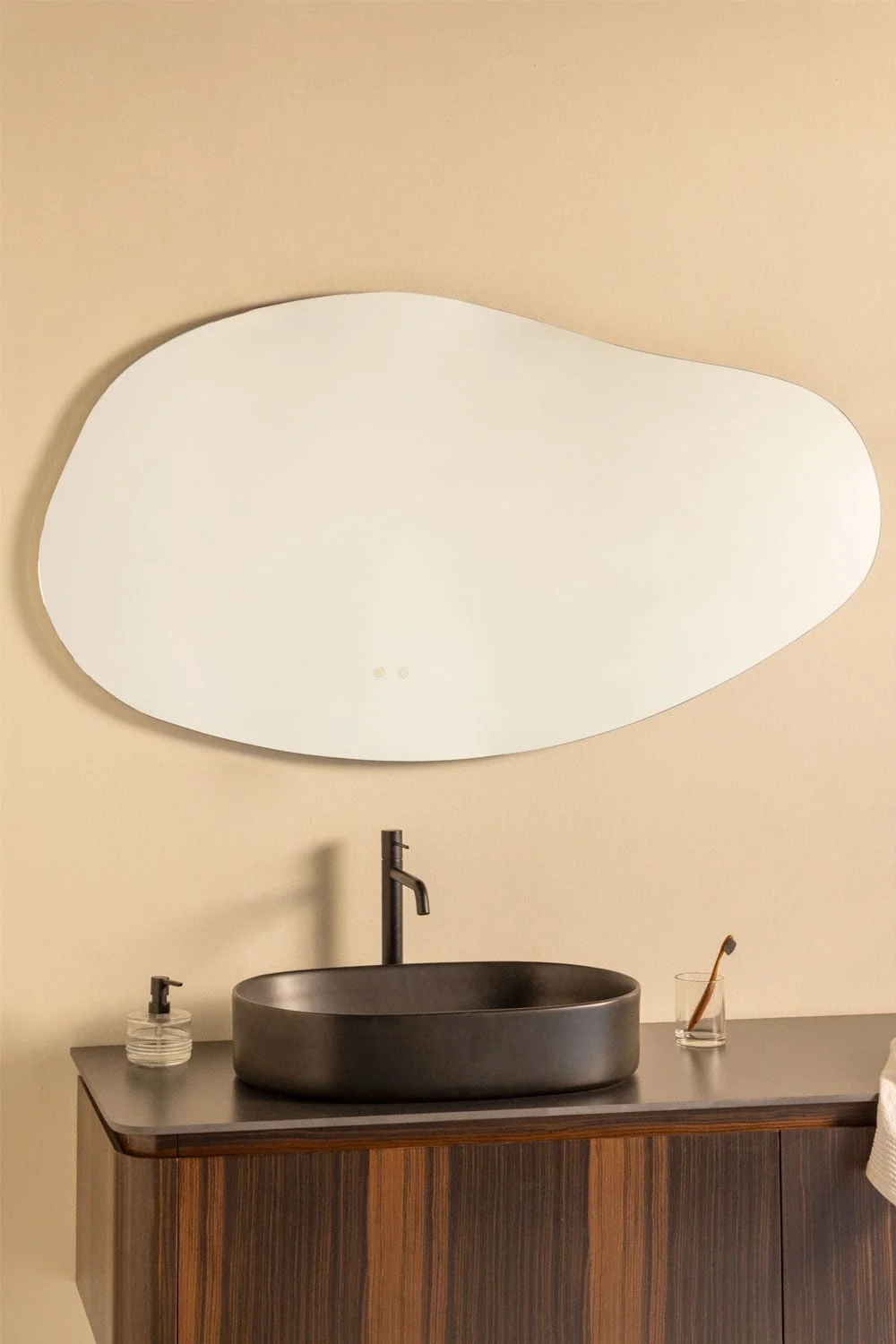 Unregelmäßiger Wandspiegel 140x75 cm für Badezimmer mit LED-Licht und Antibeschlag Riben