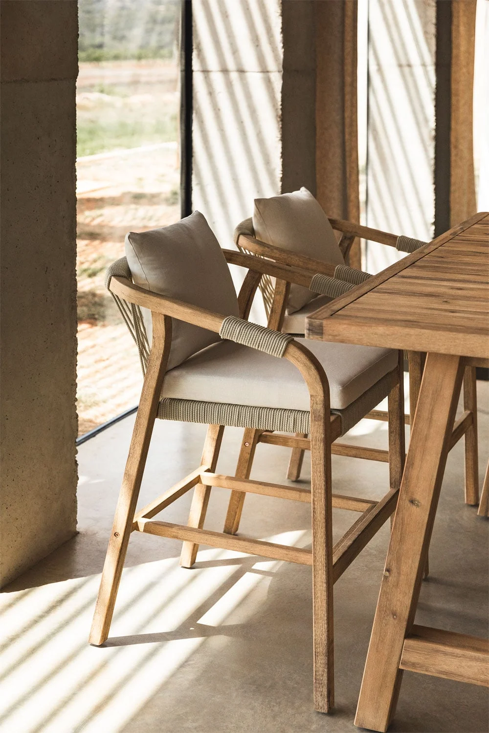 Hoher Hocker 75 cm aus Akazienholz Dubai
