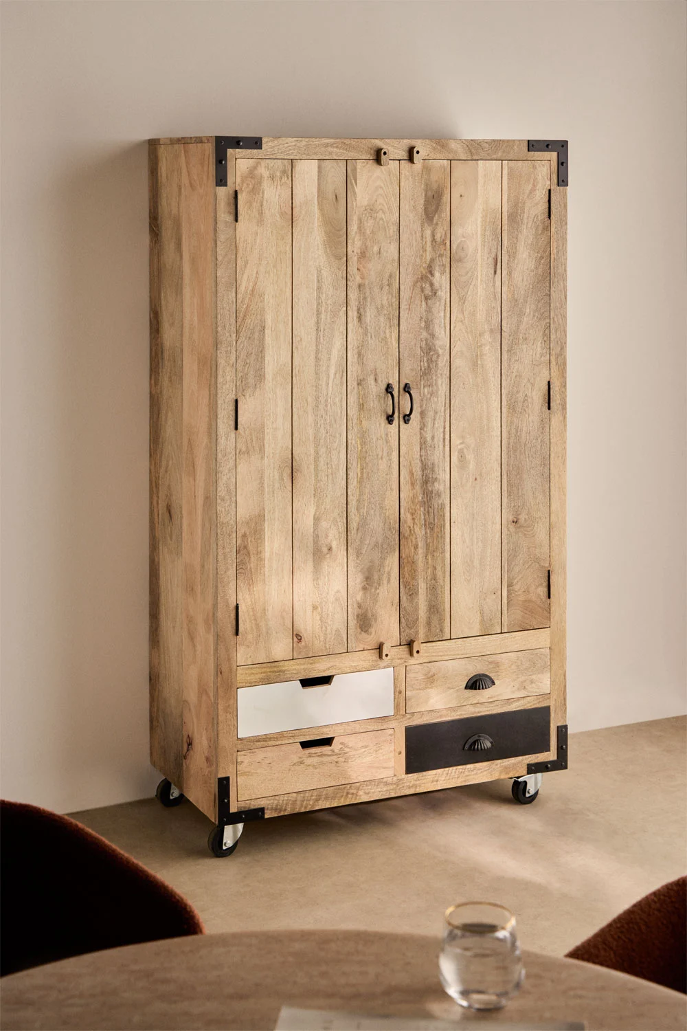 Barschrank Tombol aus Holz