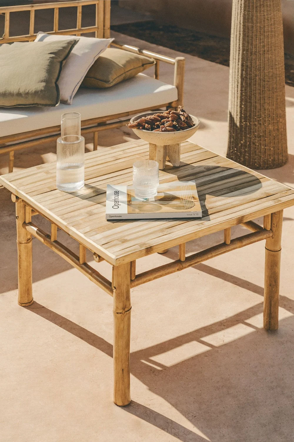 Quadratischer Gartencouchtisch 70x70 cm aus Bambus Jamaik
