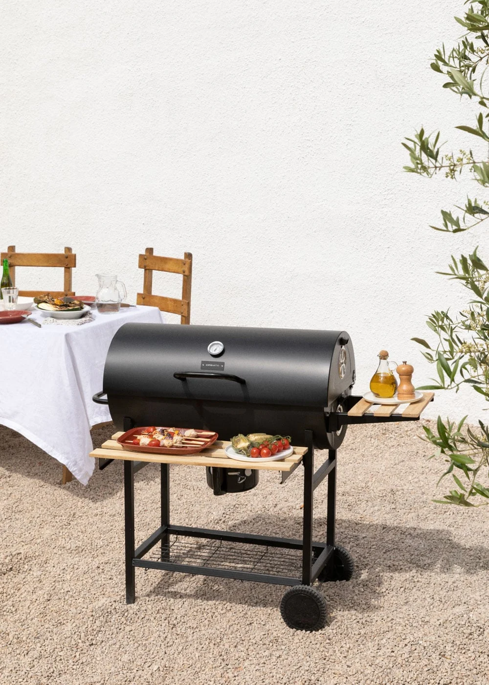 CREATE - BBQ SMOKEY - Räuchergrill mit Holzkohle auf Rädern