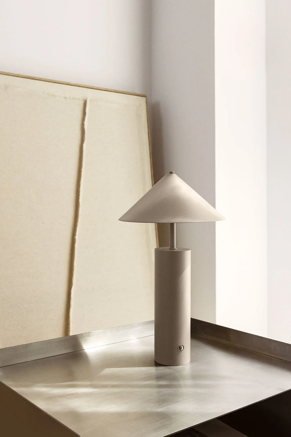 Kabellose LED-Tischlampe aus Metall Mayra