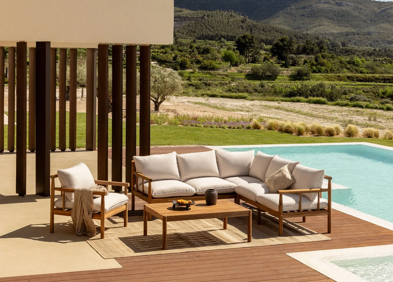 Gartenset mit 5-Sitzer-Ecksofa, Sessel und Couchtisch aus Akazienholz Melvin