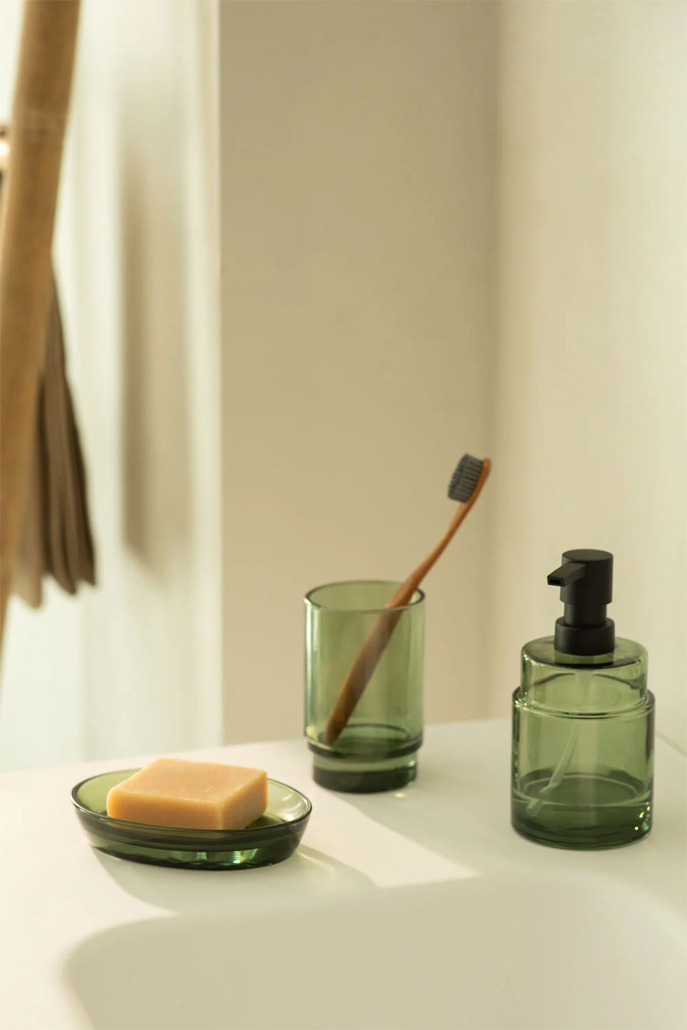 Helmont Badezimmerset aus Glas