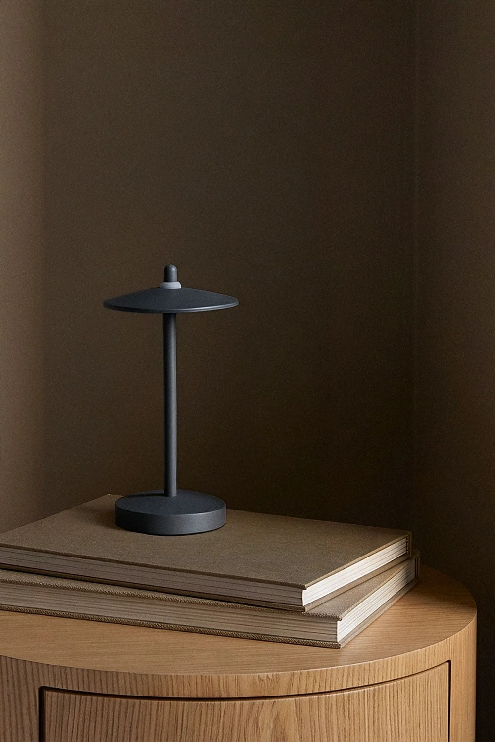 Kabellose LED-Tischlampe aus Eisen Zuniga