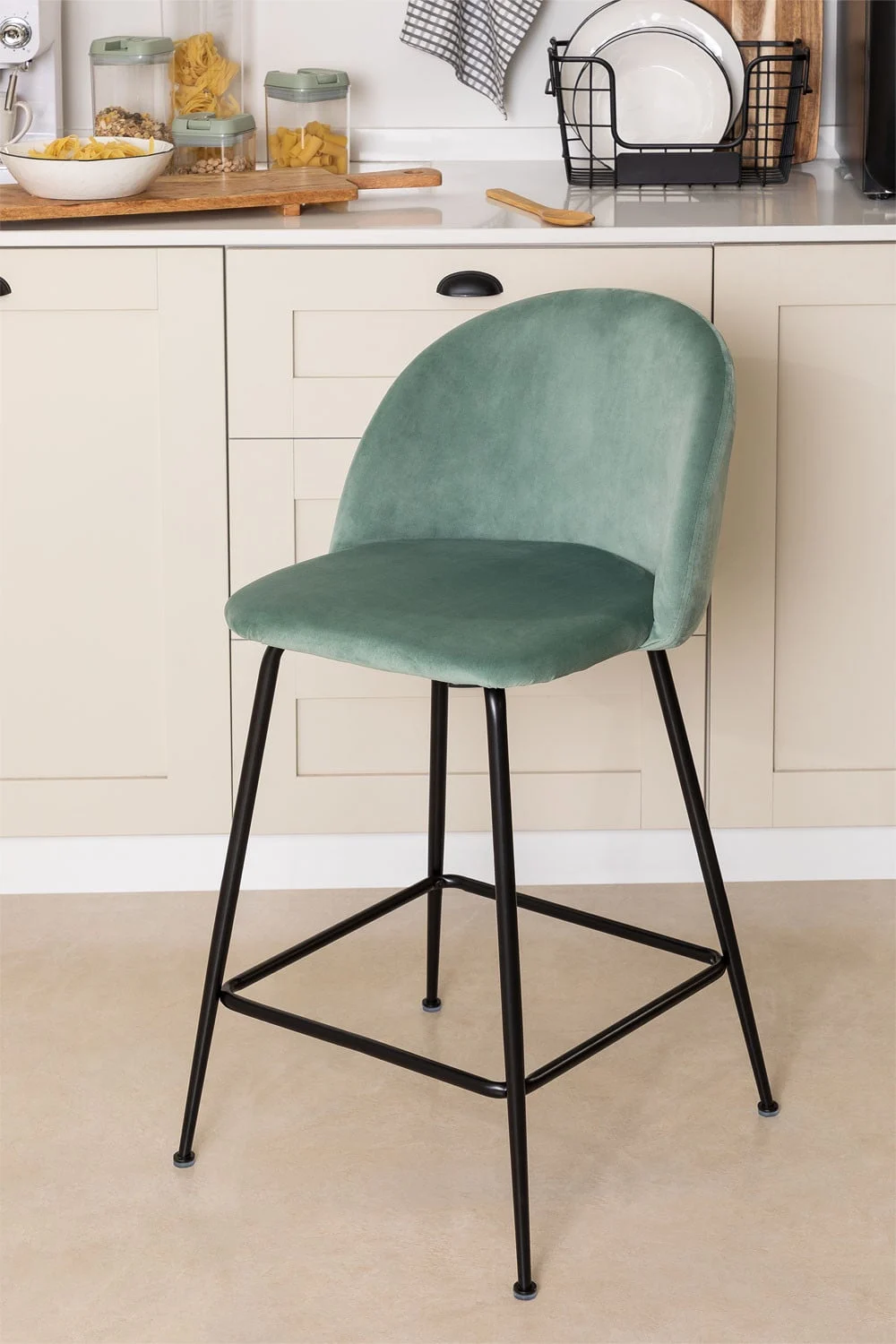 Hoher Samthocker von Kana Design
