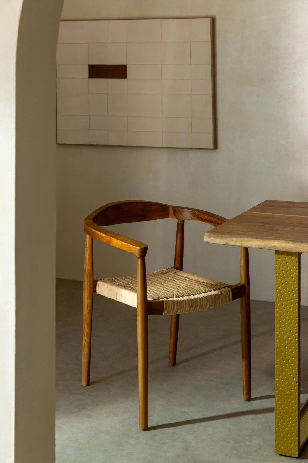 Esszimmerstuhl mit Armlehnen aus Rattan und Teakholz Kiemer