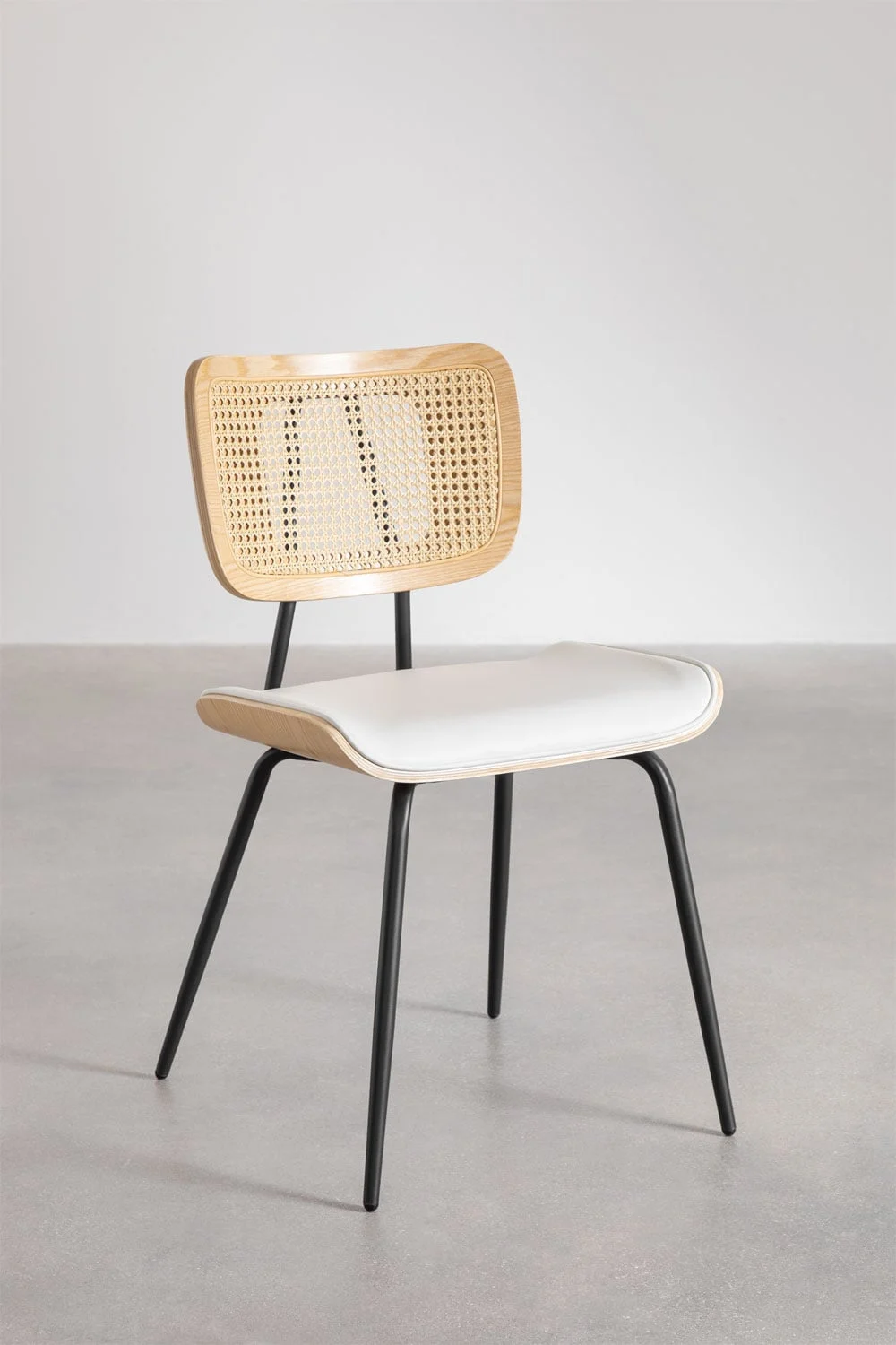 Packung mit 4 Esszimmerstühlen aus Holz, Rattan und Kunstleder Raysa