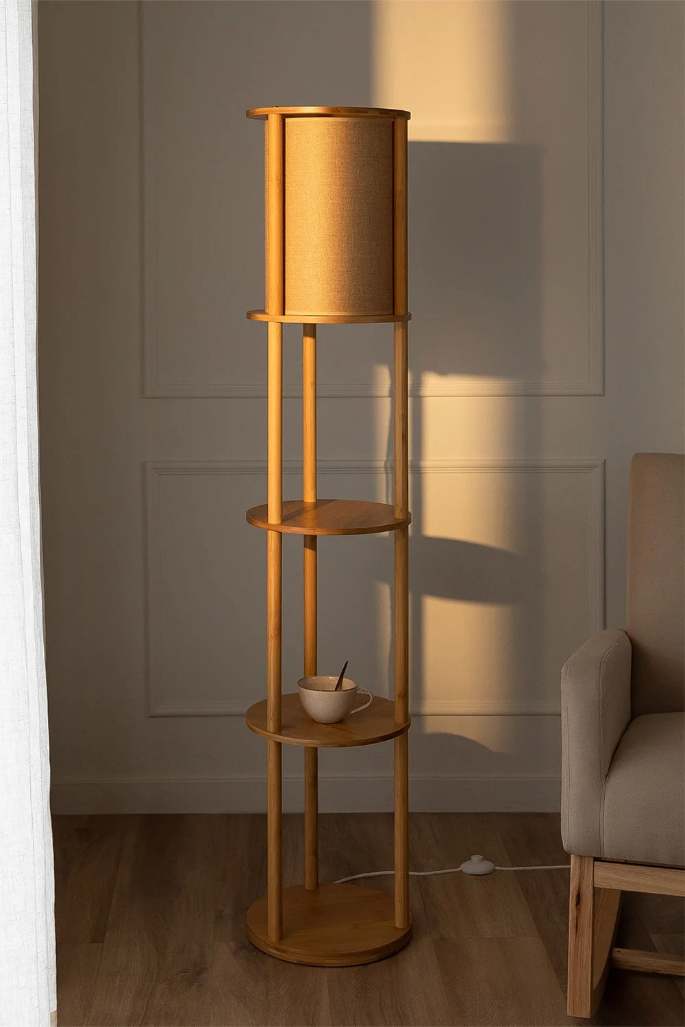 Stehlampe aus Bambus und Stoff Qepis