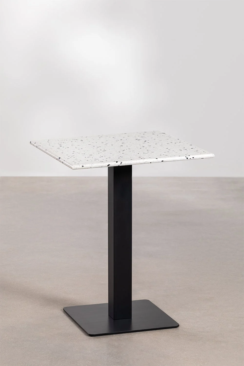 Quadratischer Bartisch 60x60 cm aus Praline-Terrazzo