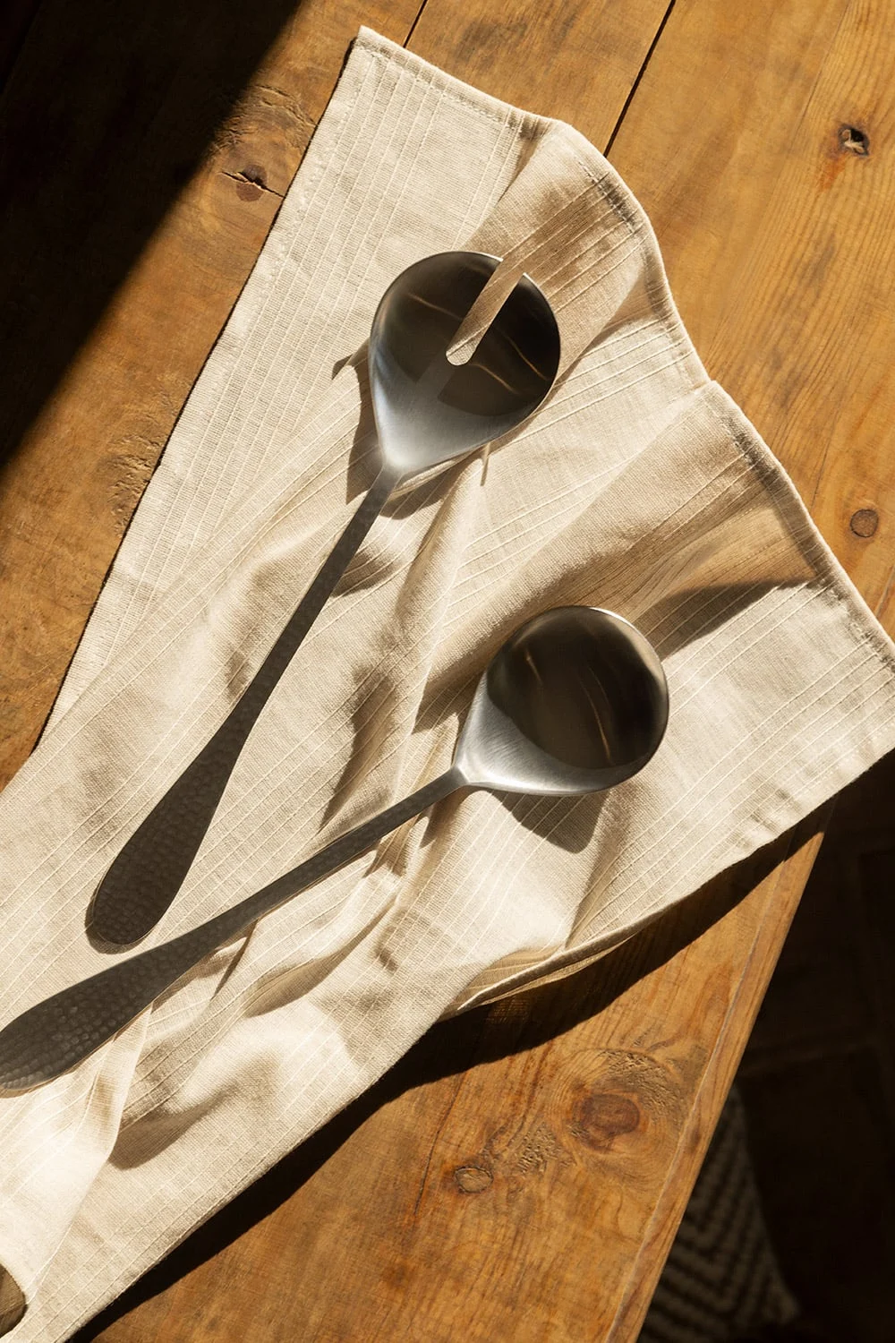 Set aus 2 Salatbesteckteilen aus Edelstahl Aina