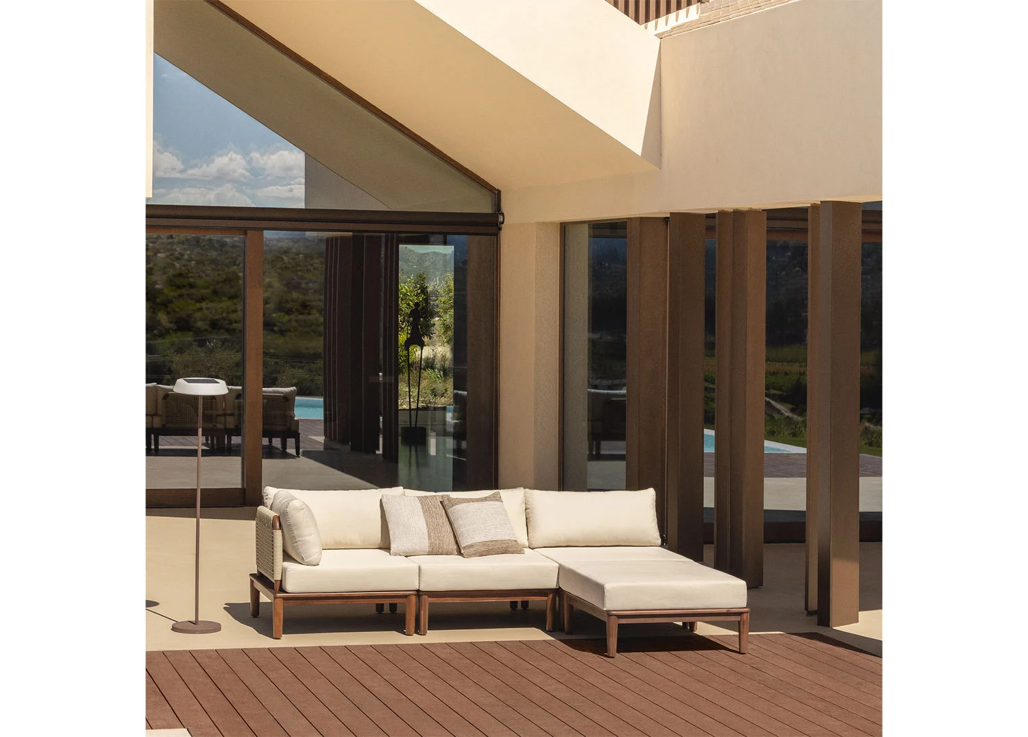 Modulares Eck-Gartensofa aus 3 Teilen und Hocker aus Akazie Giulia