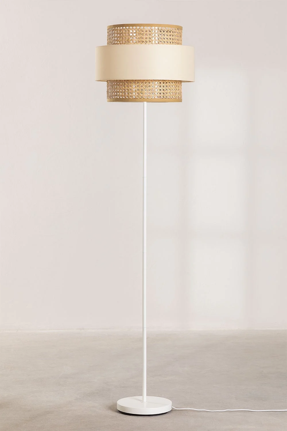 Stehlampe aus Rattan und Eisen Satu