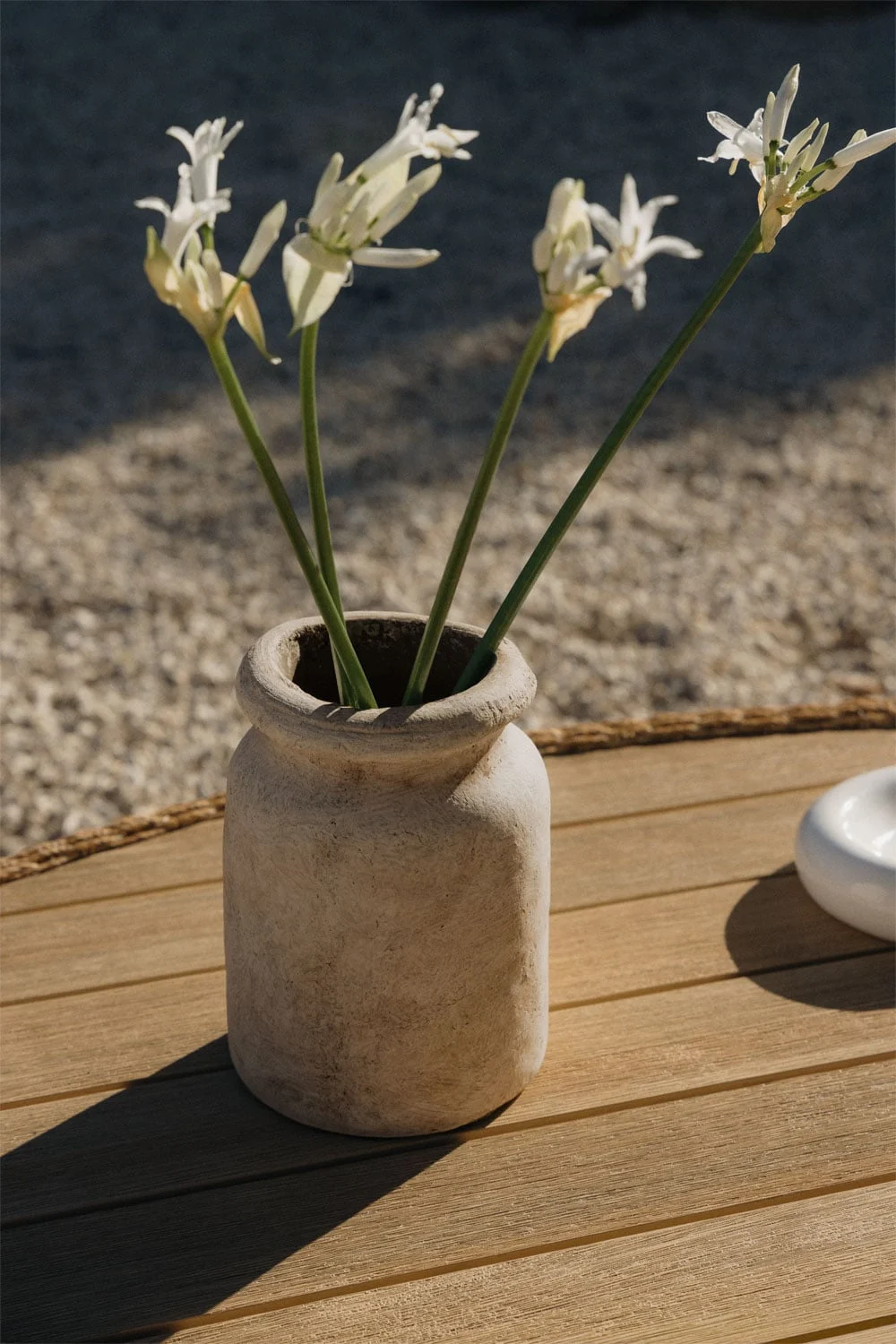 Dekorativer Terrakotta-Vase Agnon