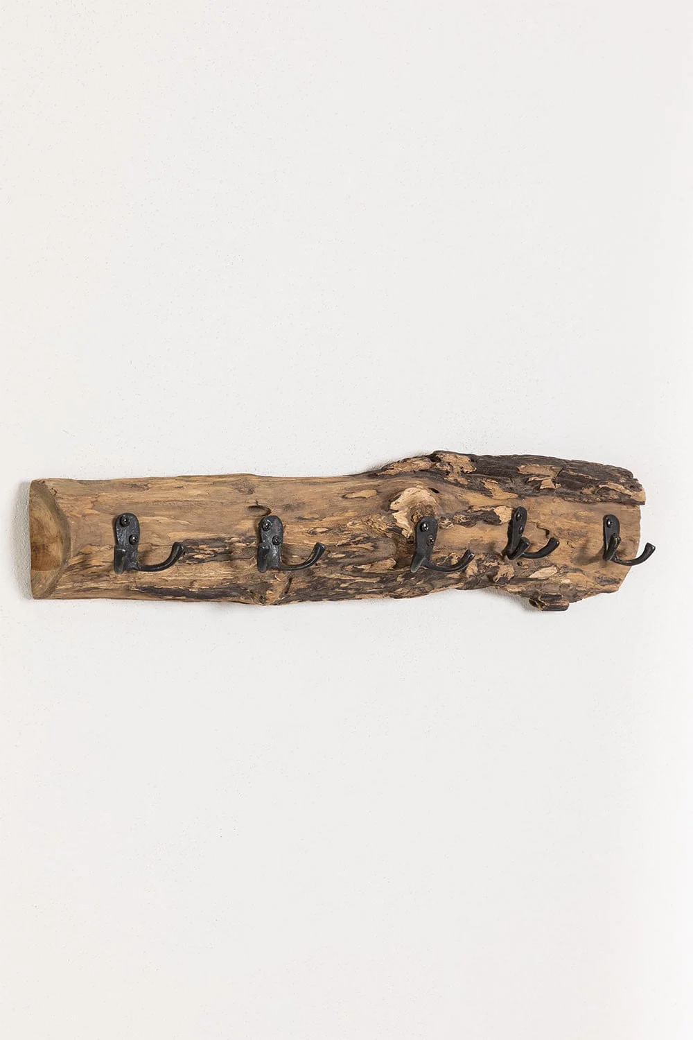 Wandgarderobe aus recyceltem Holz Trunc
