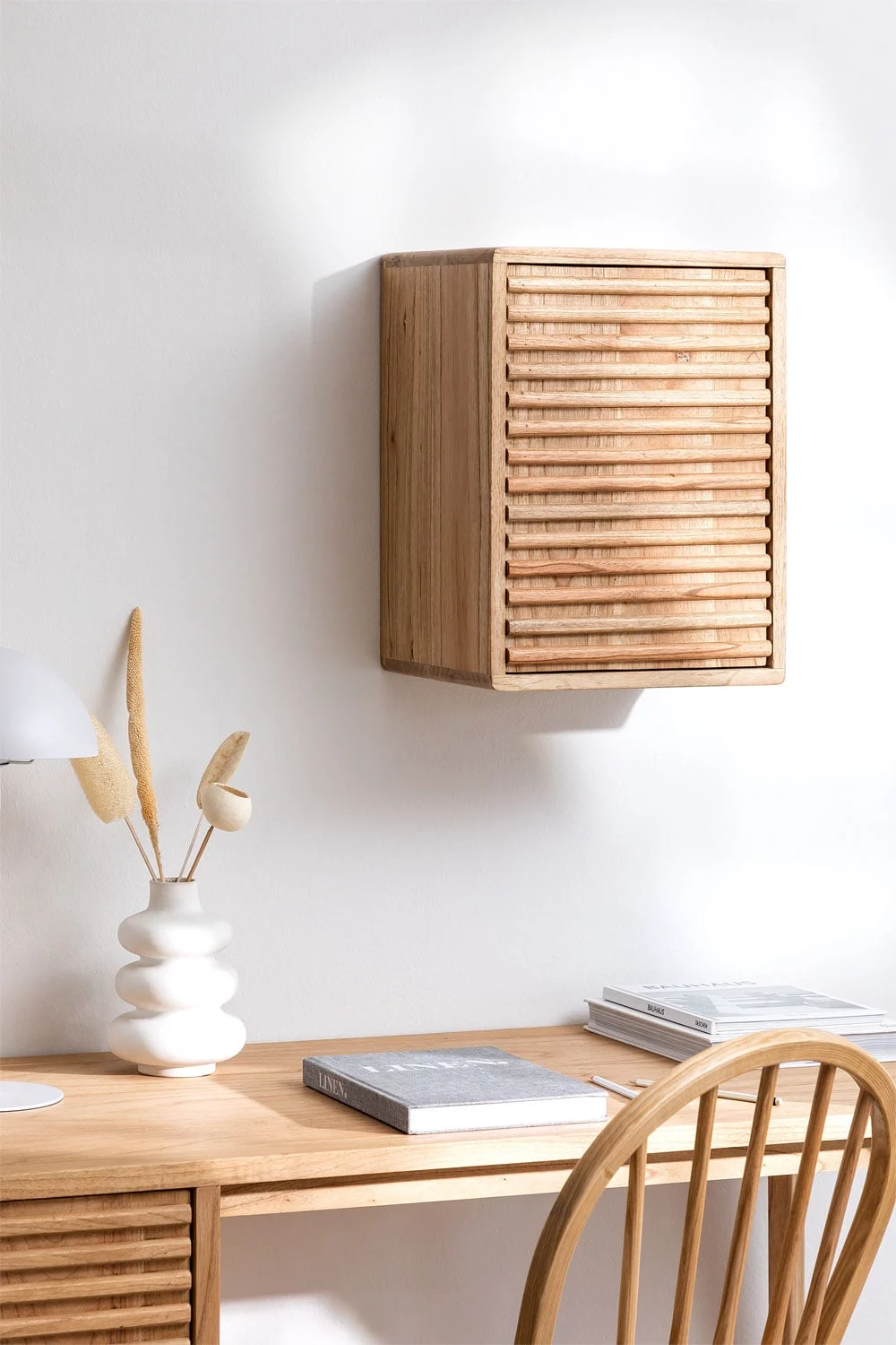Deleyna Wandschrank aus Holz